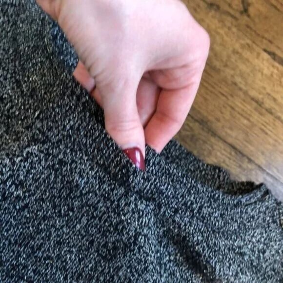 Liz Claiborne Career Silver Black Shiny Sweater Medium Petite - Picture 5 of 8